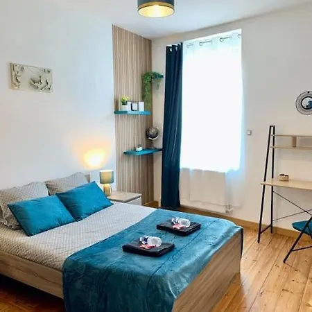 Holiday home Maison 3 - 600m Metro Marbrerie - Lille *